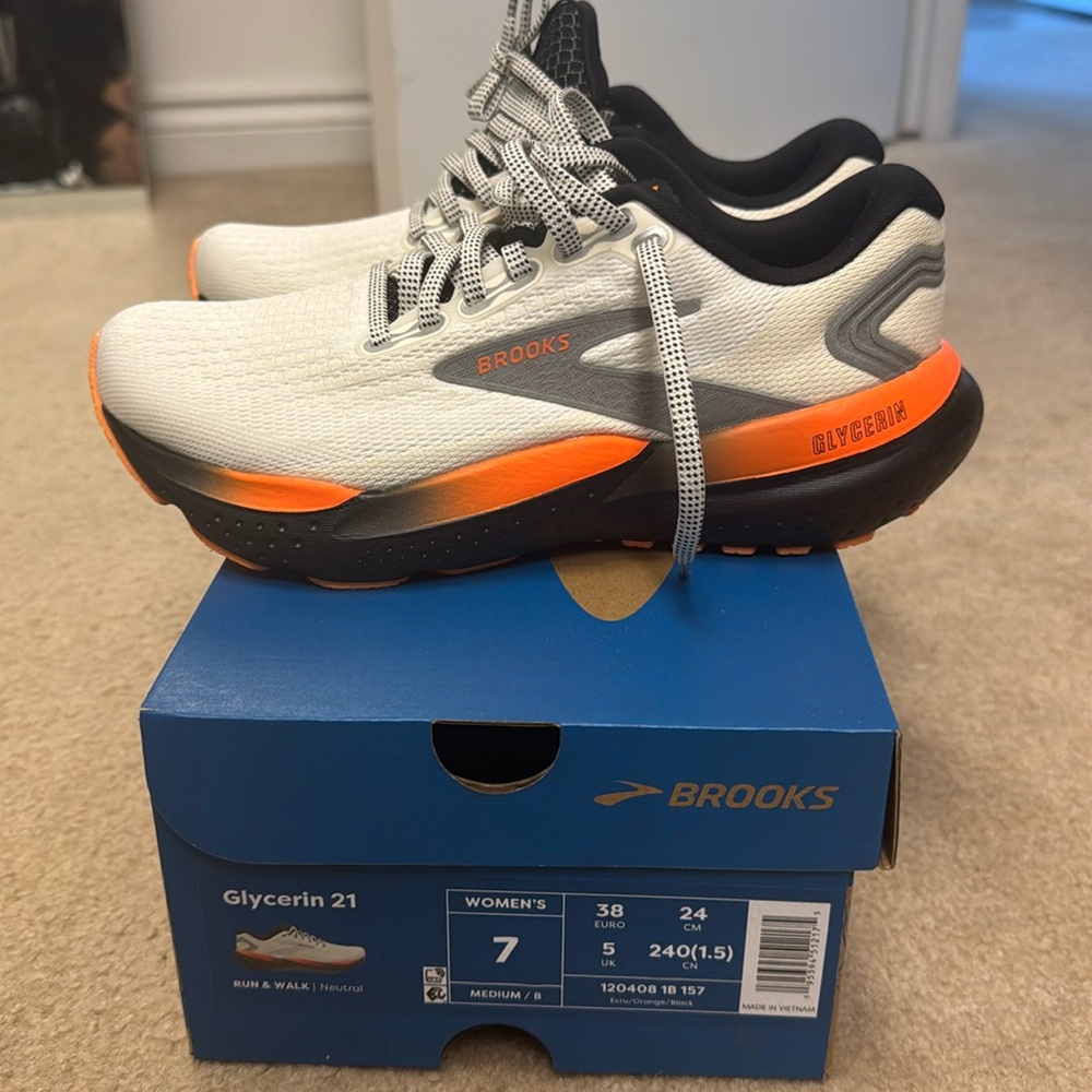unworn Brooks Glycerin 21